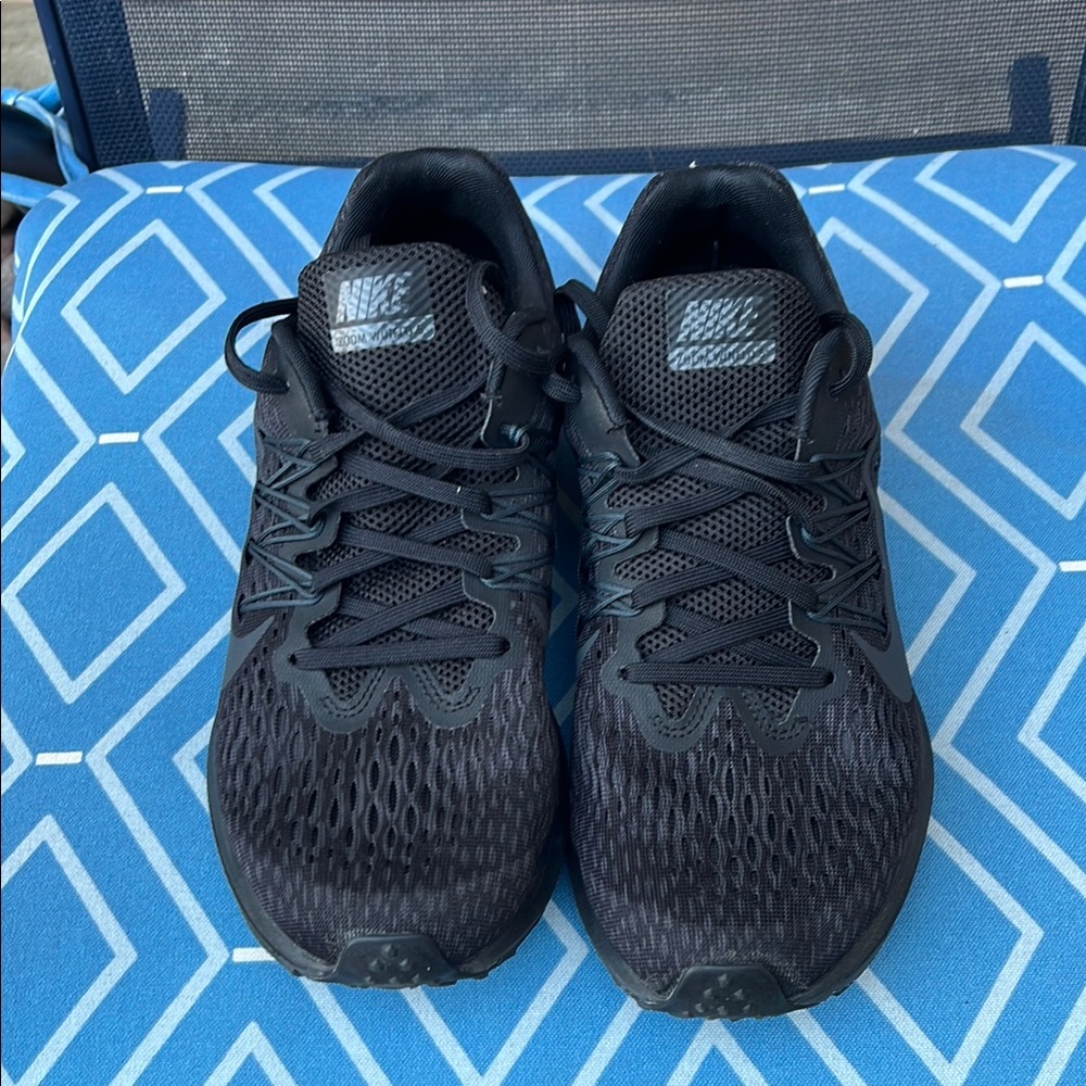 Nike Women's Black Athletic Shoes